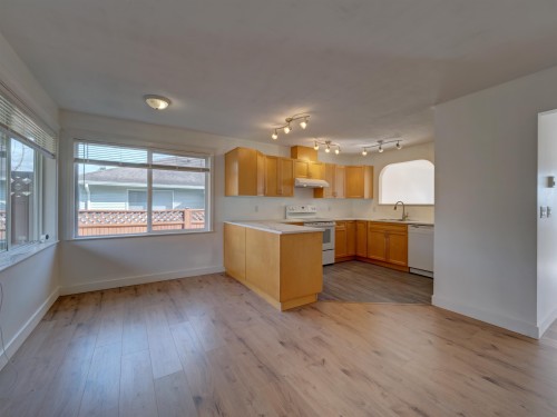 5683 Emily Way, Sechelt, BC 