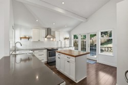 3015 Royal Avenue  North Vancouver, BC V7K 1Y6