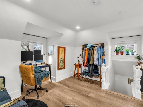 354 15Th Avenue W, Vancouver, BC 