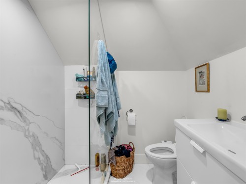 354 15Th Avenue W, Vancouver, BC 