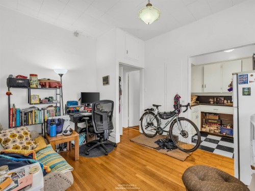 354 15Th Avenue W, Vancouver, BC 