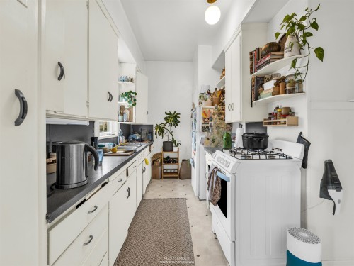 354 15Th Avenue W, Vancouver, BC 