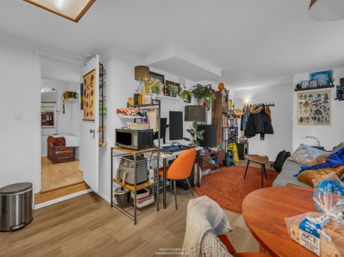 354 15Th Avenue W, Vancouver, BC 