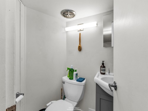 354 15Th Avenue W, Vancouver, BC 