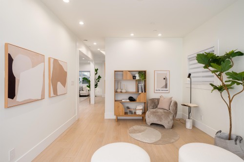 4068 15Th Avenue W, Vancouver, BC 