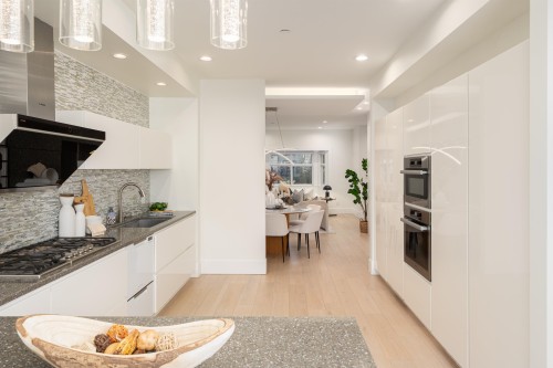 4068 15Th Avenue W, Vancouver, BC 