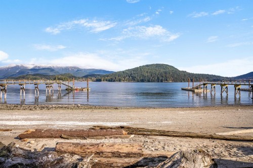 450 Beachview Drive, North Vancouver, BC 