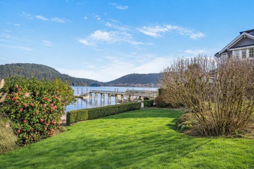 450 Beachview Drive, North Vancouver, BC 