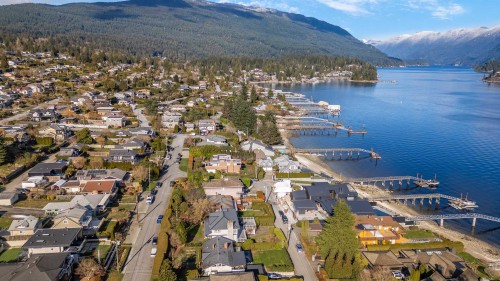 450 Beachview Drive, North Vancouver, BC 