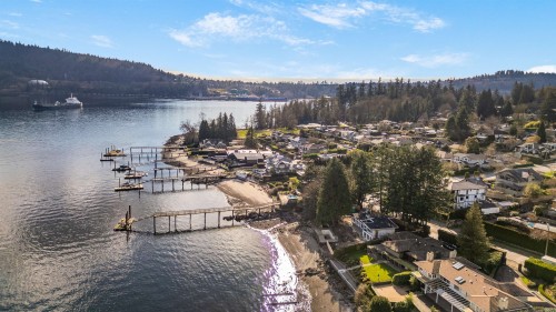 450 Beachview Drive, North Vancouver, BC 