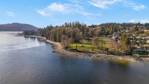 450 Beachview Drive, North Vancouver, BC 