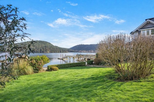 450 Beachview Drive, North Vancouver, BC 
