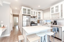 301-4573 Slocan Street  Vancouver, BC V5R 1Z8