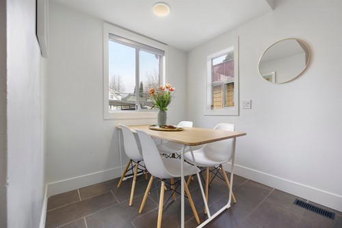 1923 1St Avenue E, Vancouver, BC 