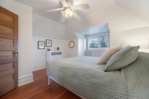 1923 1St Avenue E, Vancouver, BC 