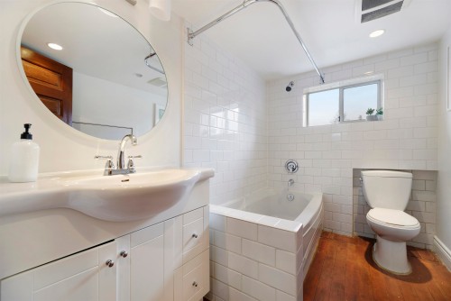 1923 1St Avenue E, Vancouver, BC 