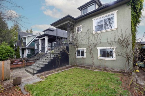 1923 1St Avenue E, Vancouver, BC 