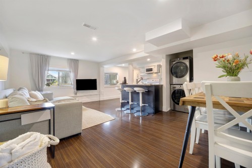 1923 1St Avenue E, Vancouver, BC 