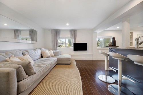 1923 1St Avenue E, Vancouver, BC 