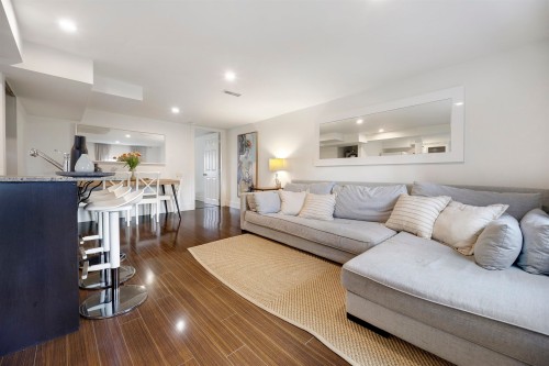 1923 1St Avenue E, Vancouver, BC 