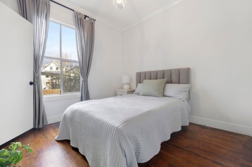 1923 1St Avenue E, Vancouver, BC 