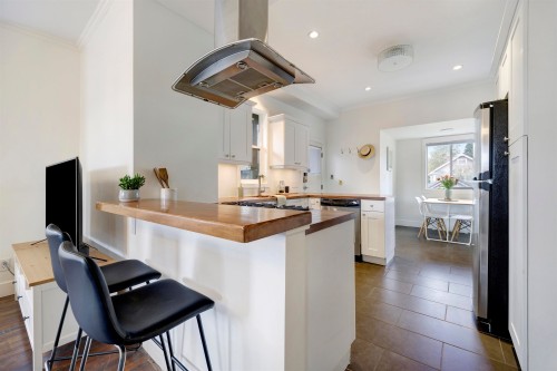 1923 1St Avenue E, Vancouver, BC 