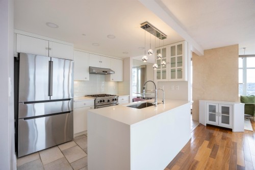 2907-198 Aquarius Mews, Vancouver, BC 