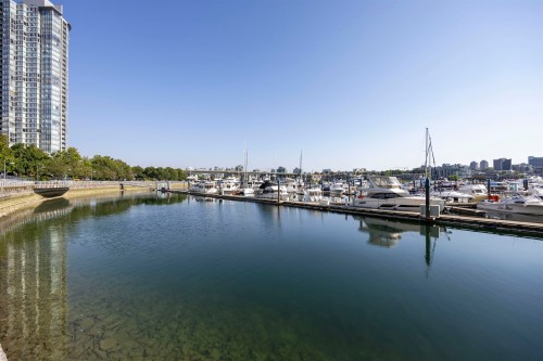 2907-198 Aquarius Mews, Vancouver, BC 