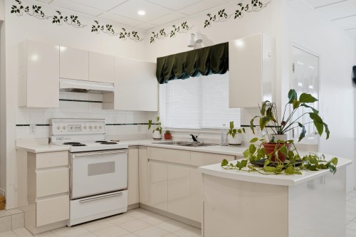 8 Greystone Place, Port Moody, BC 