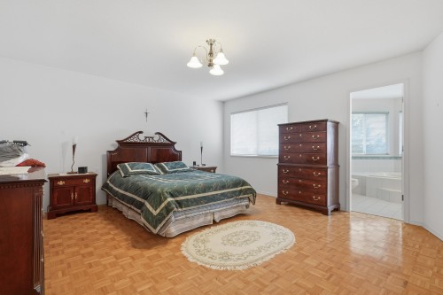 8 Greystone Place, Port Moody, BC 