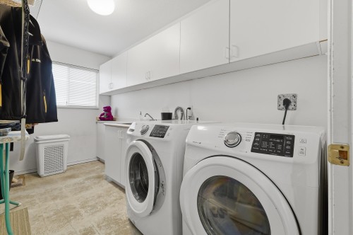 8 Greystone Place, Port Moody, BC 