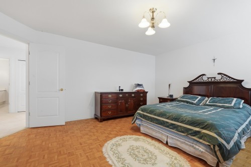 8 Greystone Place, Port Moody, BC 