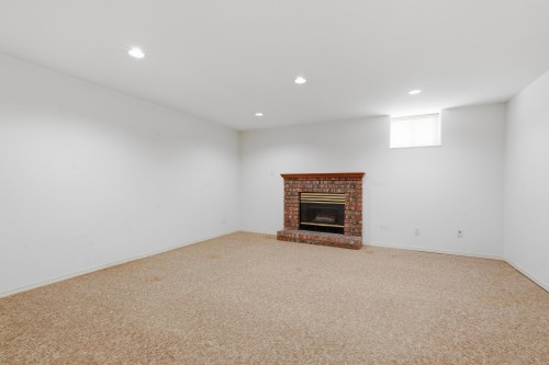 8 Greystone Place, Port Moody, BC 