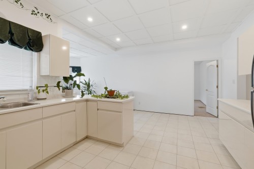 8 Greystone Place, Port Moody, BC 