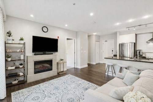 302-1273 Marine Drive  North Vancouver, BC V7P 1T3