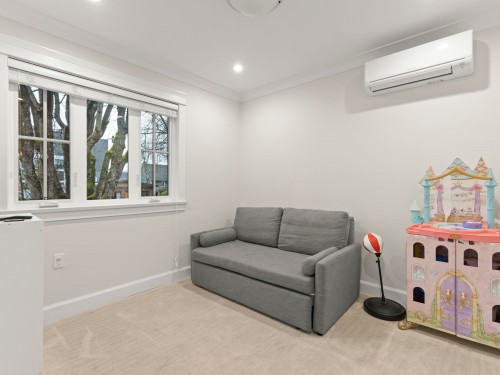 554 10Th Avenue E, Vancouver, BC 