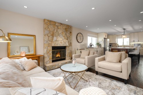 459 Cariboo Crescent, Coquitlam, BC 