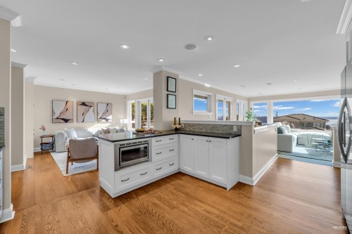 1460 Nelson Avenue, West Vancouver, BC 