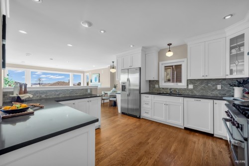 1460 Nelson Avenue, West Vancouver, BC 