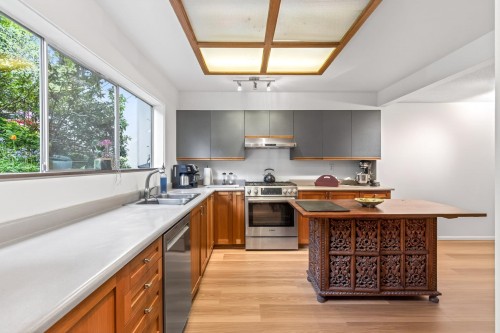 1174 Chateau Place, Port Moody, BC 