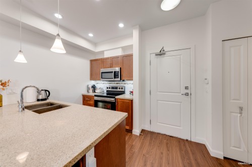 110-5655 Inman Avenue, Burnaby, BC 