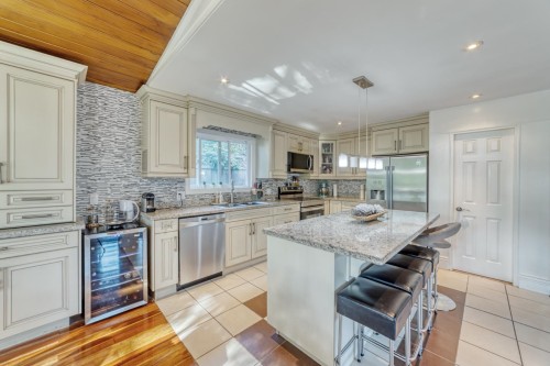 990 Kinsac Street, Coquitlam, BC 