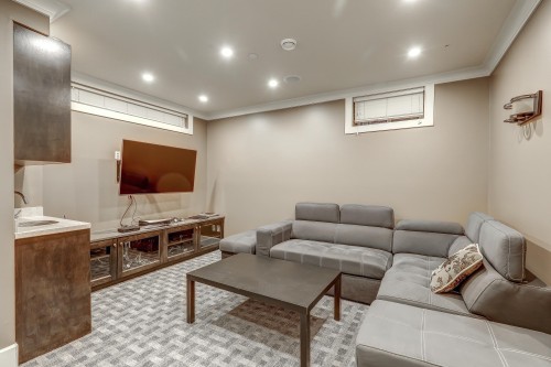 66 44Th Avenue W, Vancouver, BC 