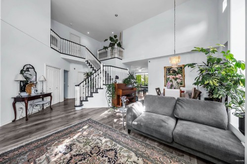 1601 Pinetree Way, Coquitlam, BC 