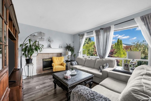 1601 Pinetree Way, Coquitlam, BC 