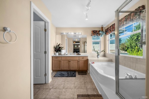 1601 Pinetree Way, Coquitlam, BC 