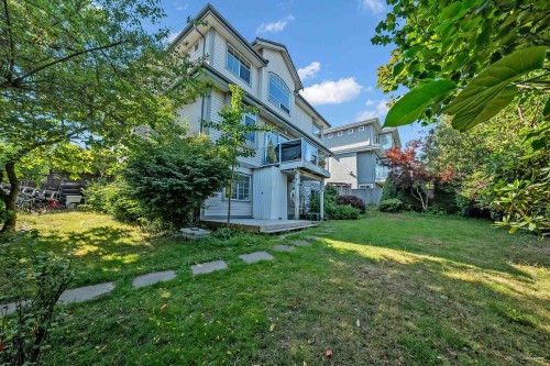 1601 Pinetree Way, Coquitlam, BC 