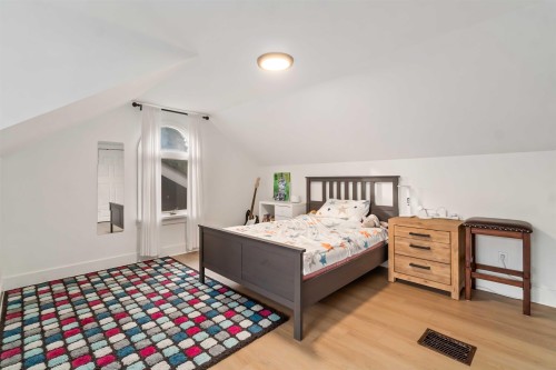 3322 38Th Avenue W, Vancouver, BC 