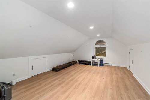 3322 38Th Avenue W, Vancouver, BC 