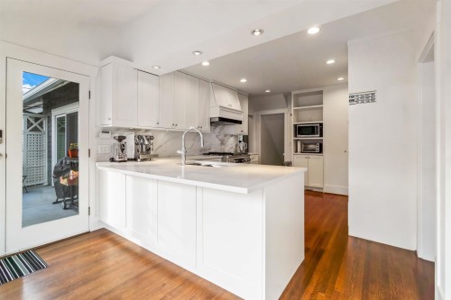 3322 38Th Avenue W, Vancouver, BC 